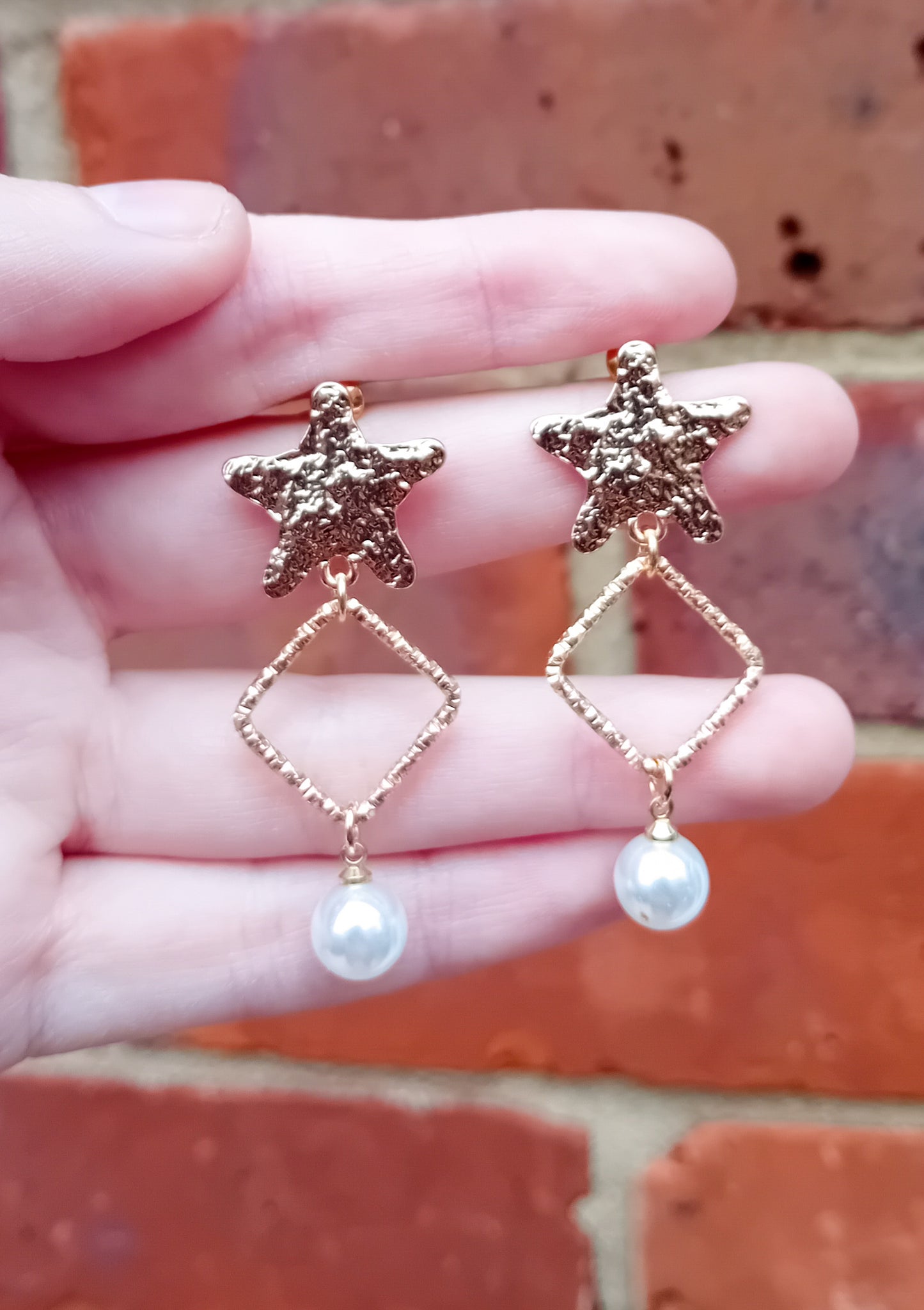 Textured star studs