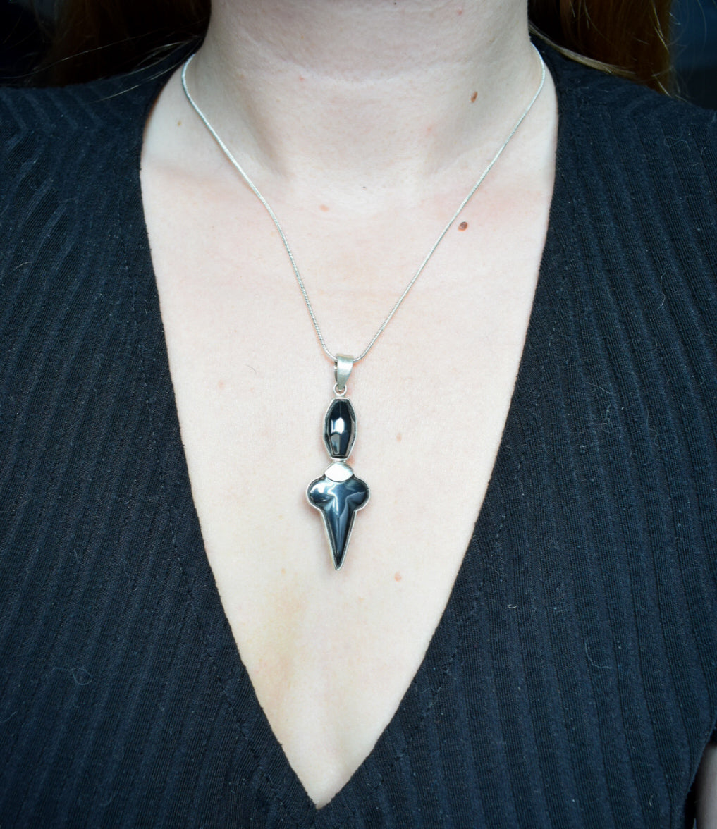 Black Pointed Pendant Necklace