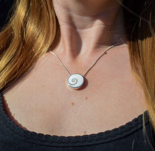 Round Shell Necklace