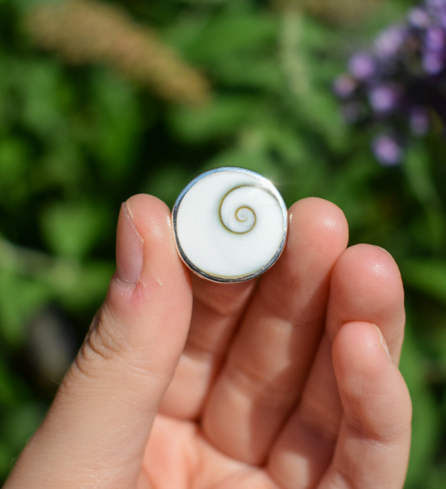 Round Shell Necklace