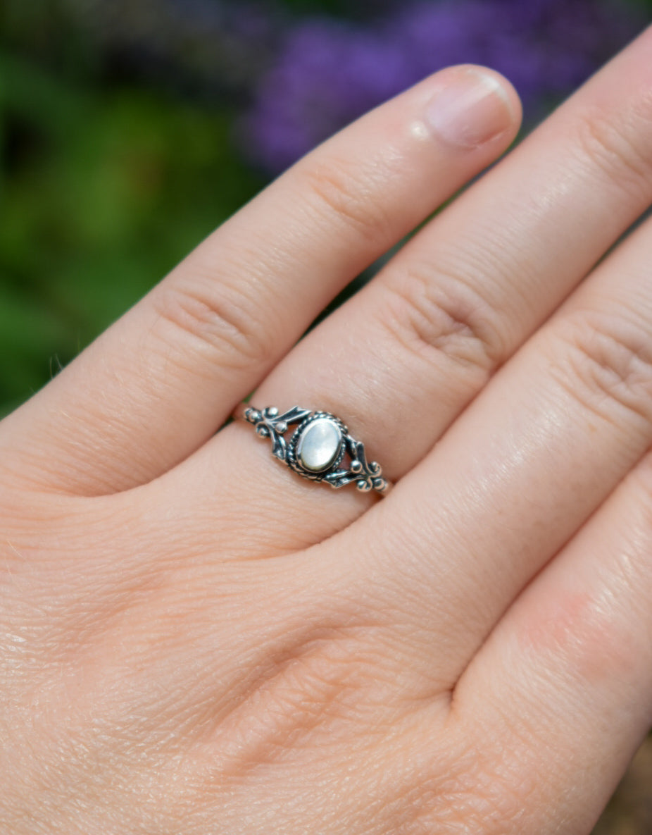 Mother of Pearl Sterling Silver Ring Size L