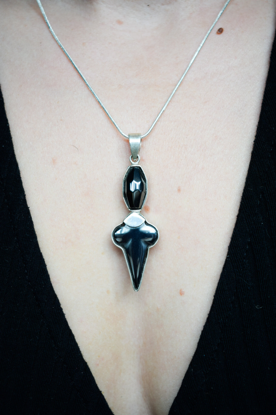 Black Pointed Pendant Necklace
