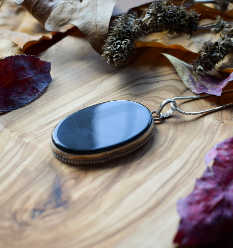 Oval Onyx Pendant