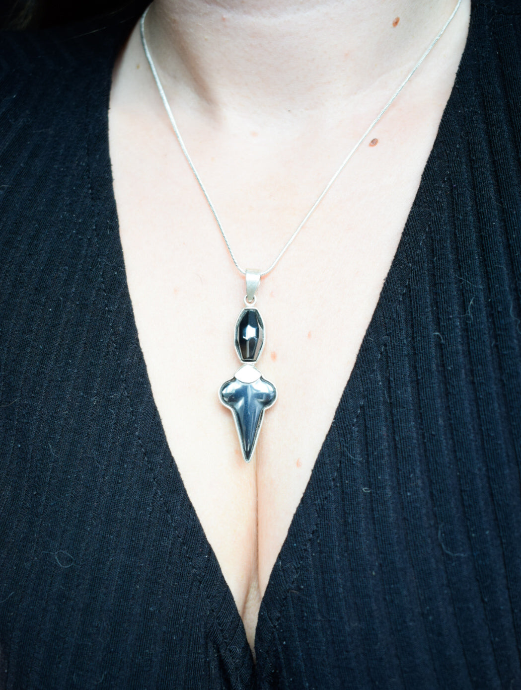 Black Pointed Pendant Necklace