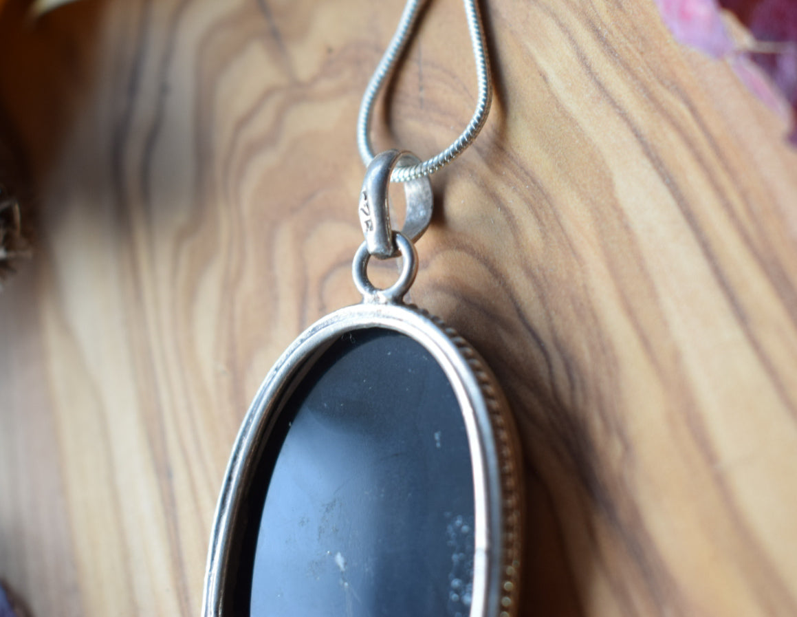 Oval Onyx Pendant